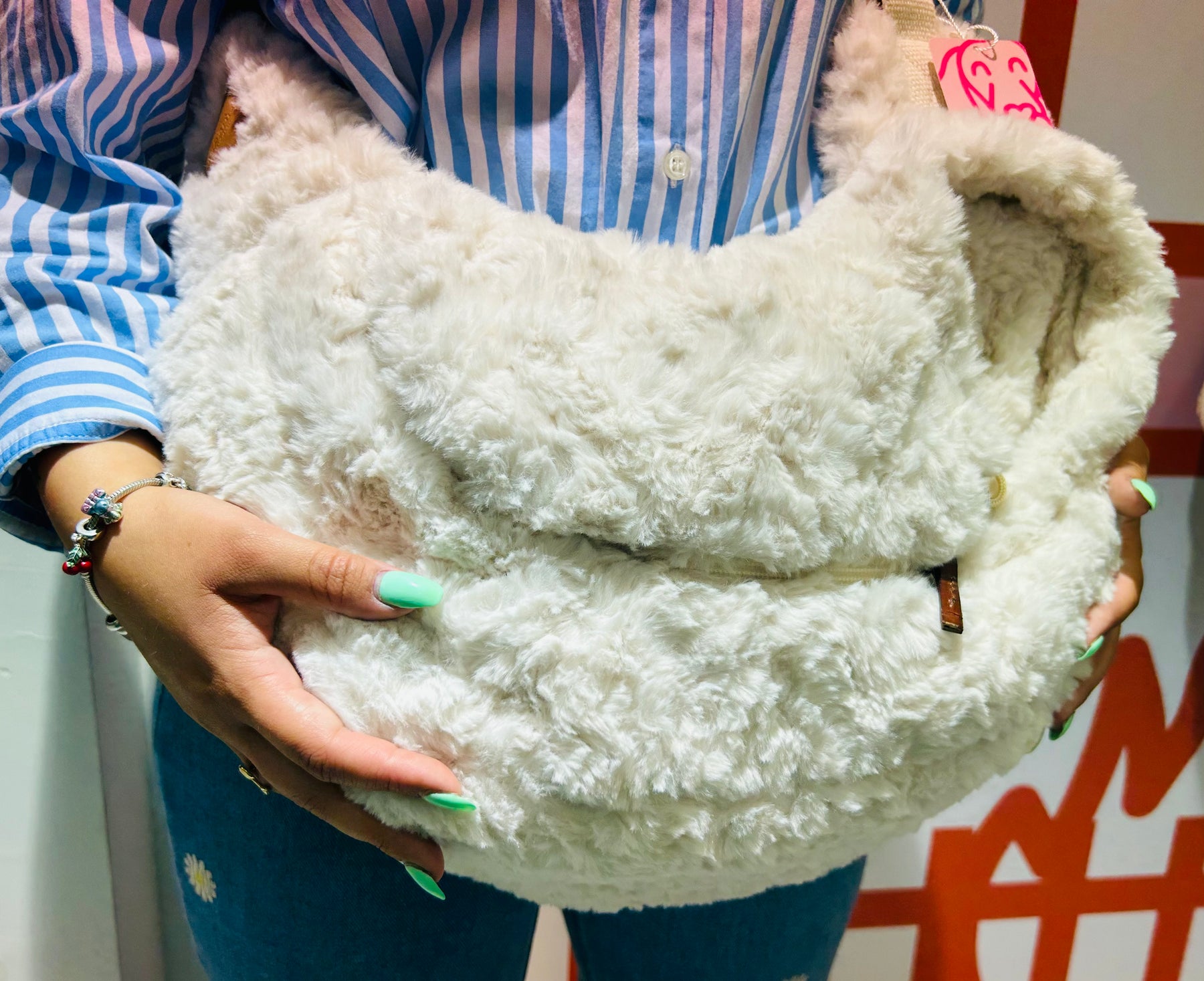 Peluche Paradise Carrying Bag - Cream Bear