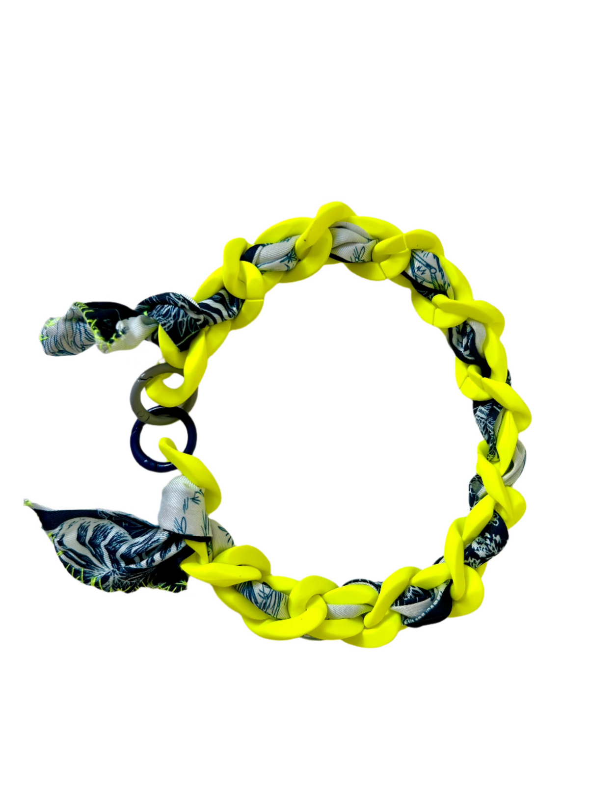 Lilly Chain 05