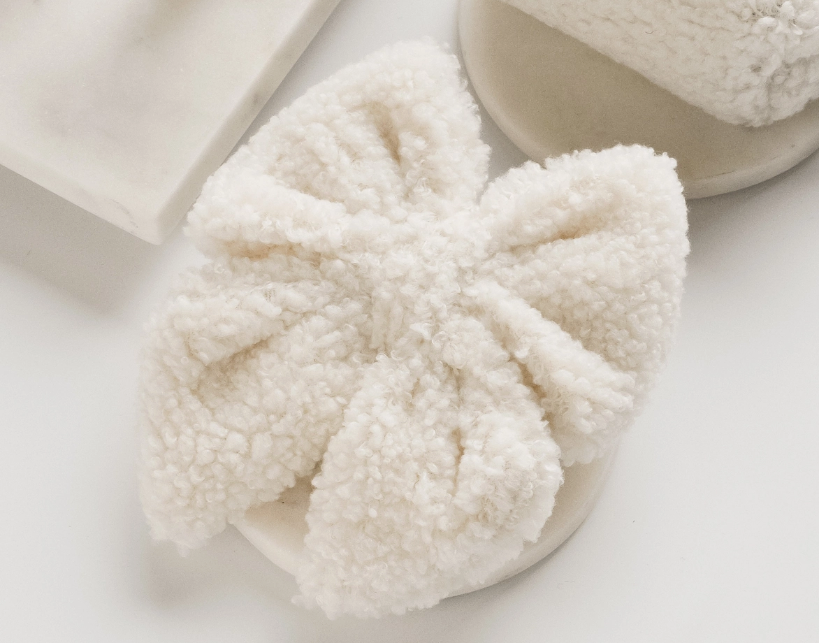 Lady Bow Teddy White